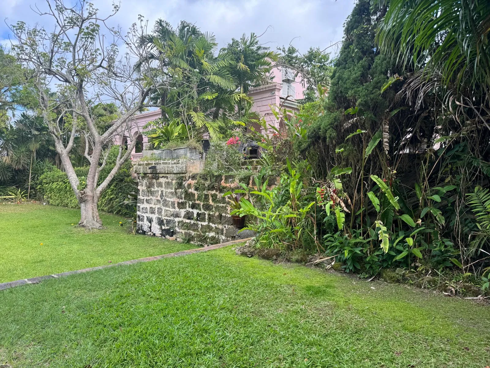 BarbadosCliftonHallWall