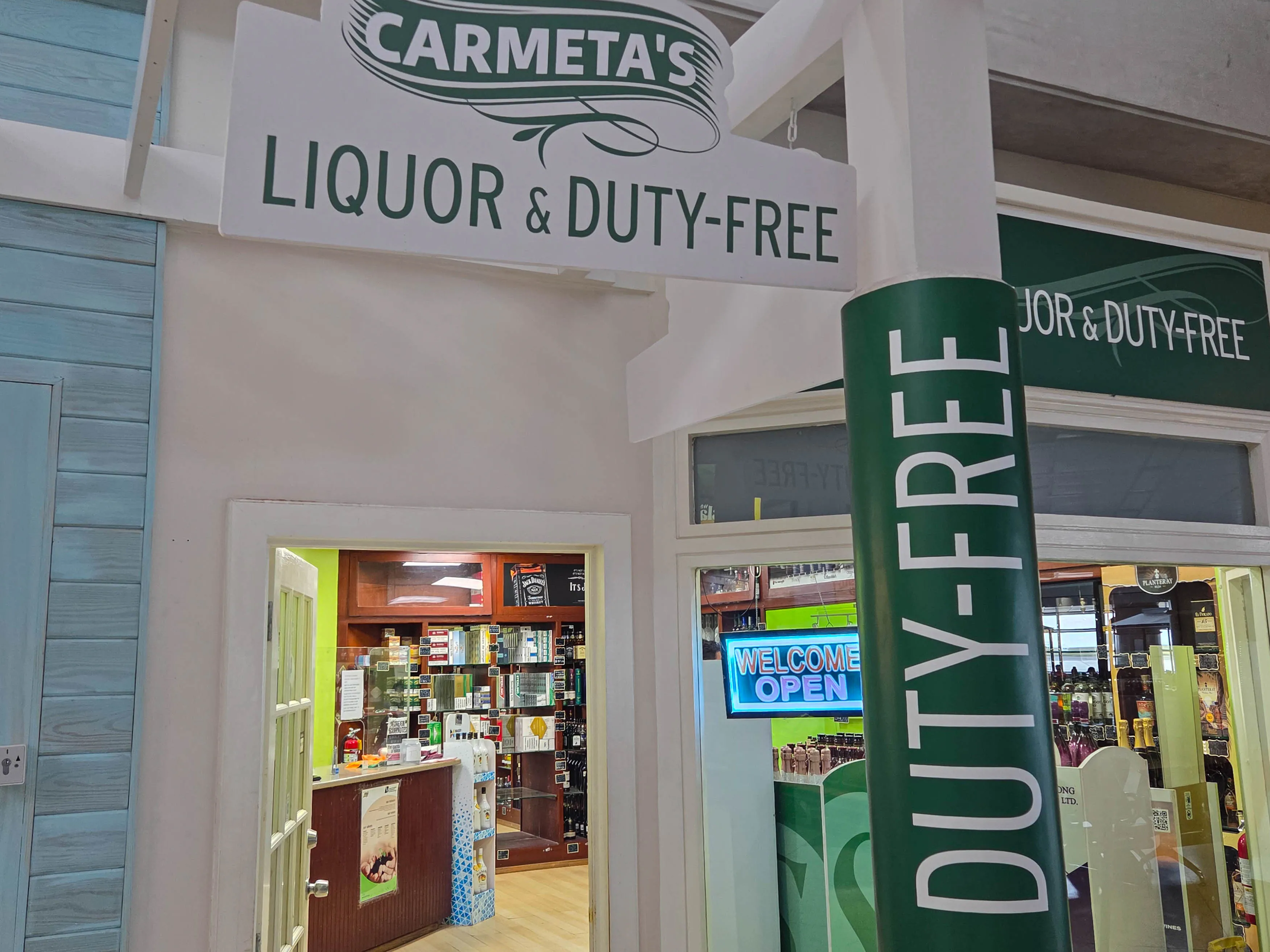 BarbadosCarmetasAirportHorizontal.