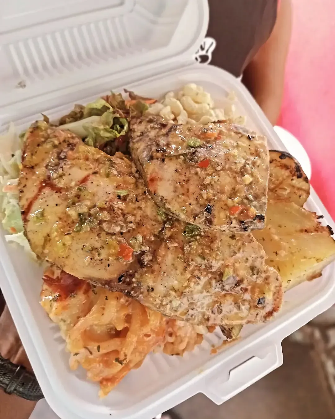 De Red Snapper Bar & Grill