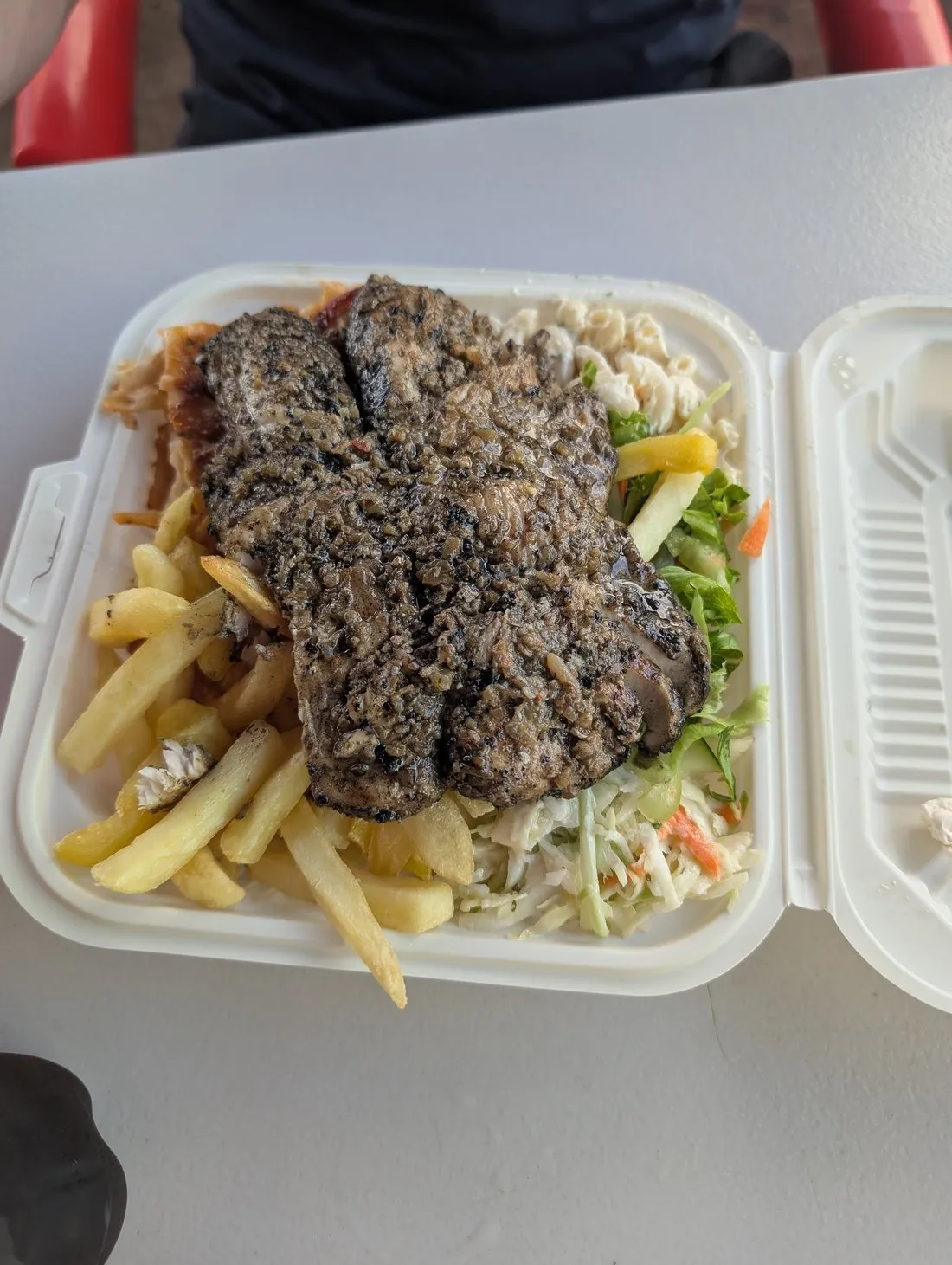 De Red Snapper Bar & Grill