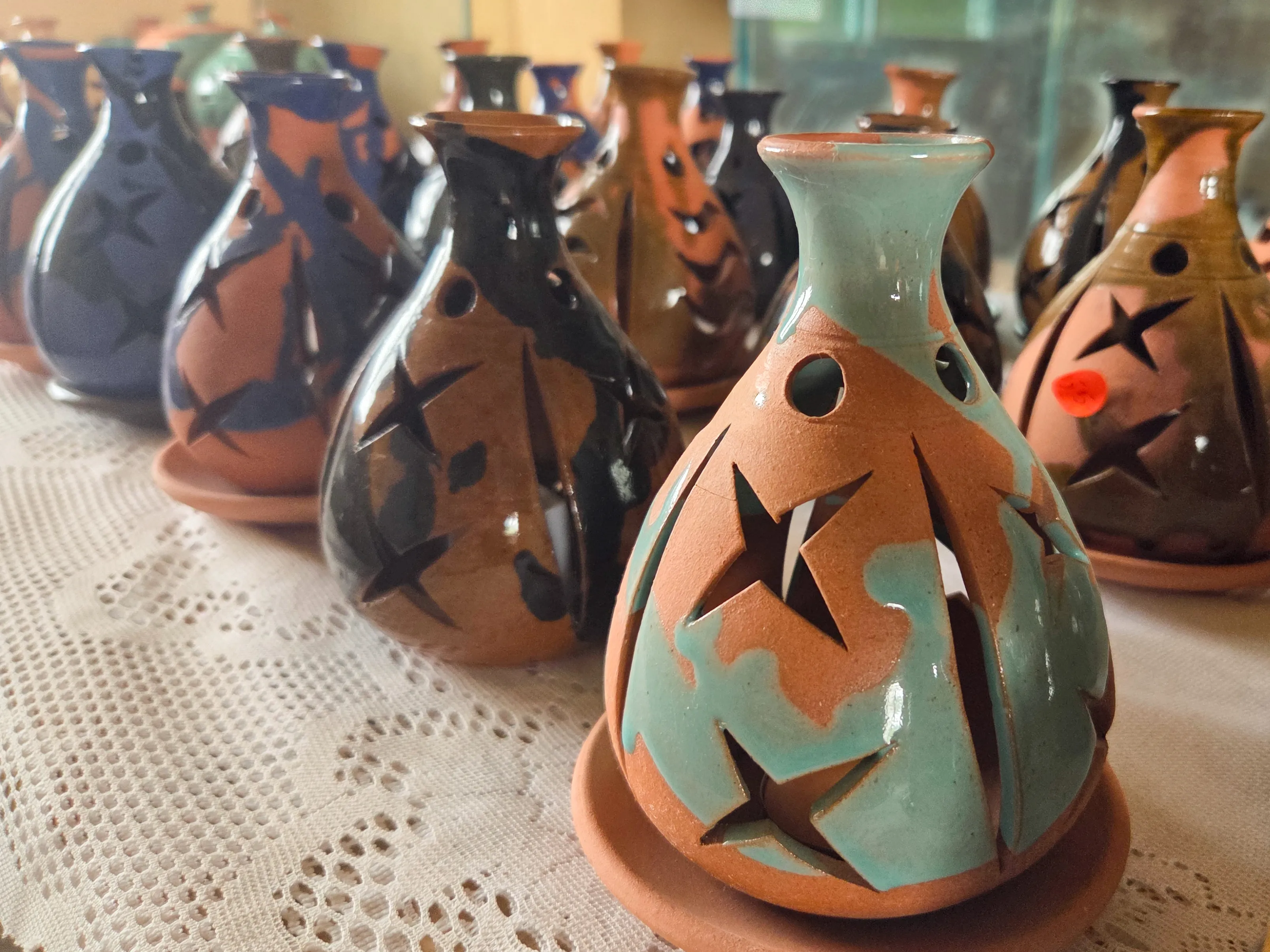 Barbados_Highland_Pottery_Candlelight_Lace_Jayne.jpg